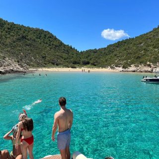 Croatia has the cleanest sea in the world!

#hvarisland #croatia...